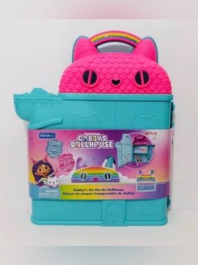 Gabby’s Dollhouse On The Go Dollhouse 12-inch Playset Collectible Gabby Figure